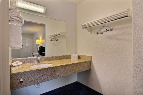 Motel 6-Seattle WA - South - image 29