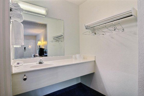 Motel 6-Seattle WA - South - image 32