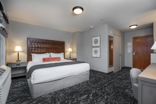 The Mediterranean Inn - image 7