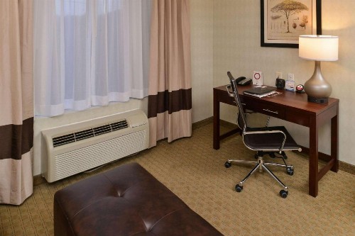 Comfort Suites Airport Tukwila Seattle - image 39