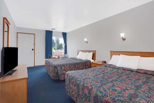 Days Inn by Wyndham Seattle North of Downtown - image 4