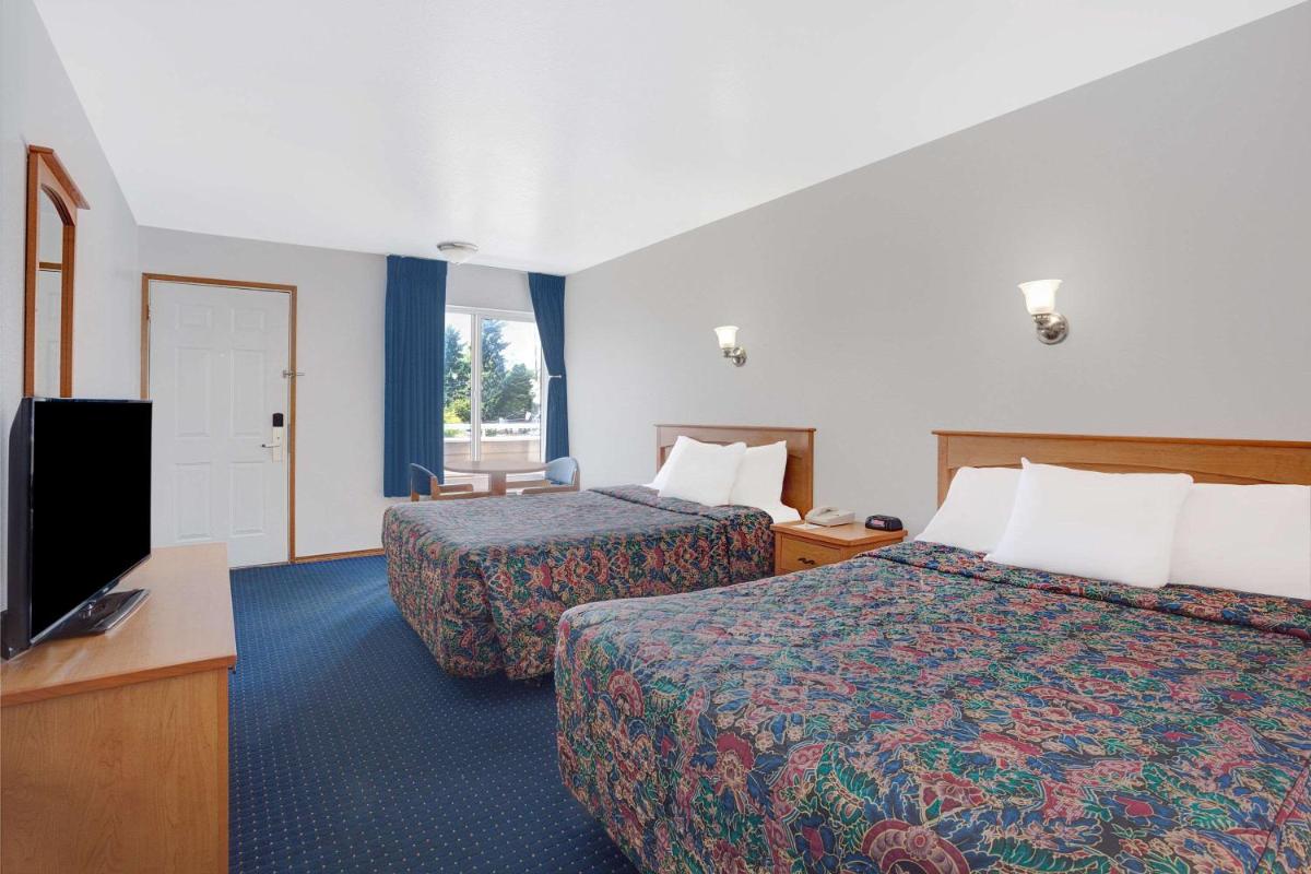 Days Inn by Wyndham Seattle North of Downtown - image 4