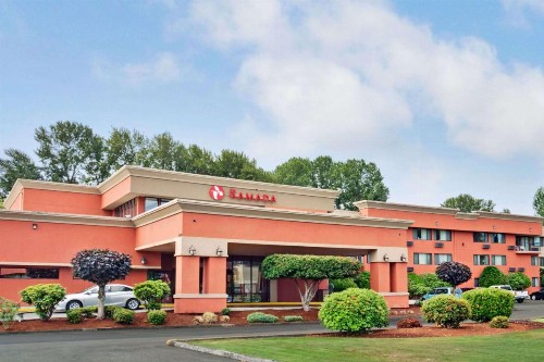 Ramada by Wyndham Tukwila Southcenter - image 1