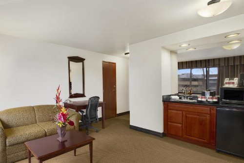Ramada by Wyndham Tukwila Southcenter - image 19