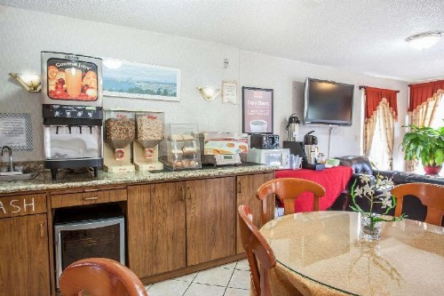Econo Lodge Seatac Airport North Seattle Hotel - image 10