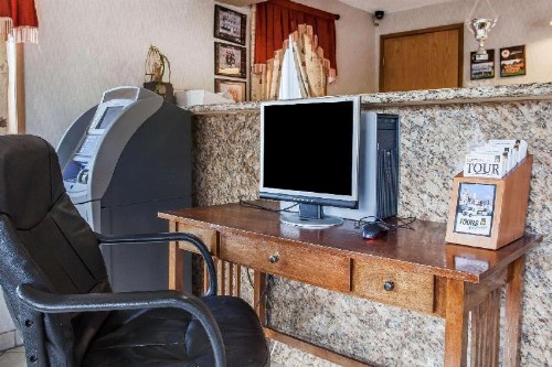 Econo Lodge Seatac Airport North Seattle Hotel - image 8