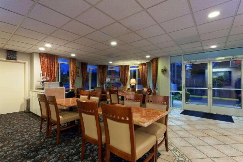 Ramada by Wyndham SeaTac Airport North - image 3