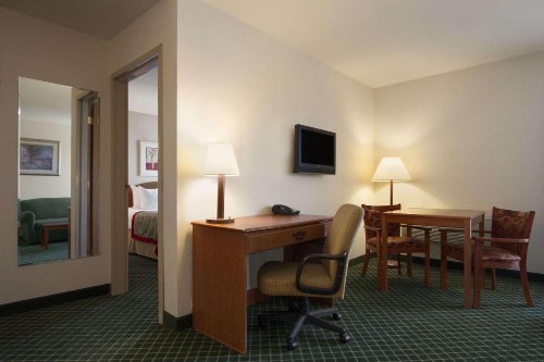 Ramada by Wyndham SeaTac Airport - image 18