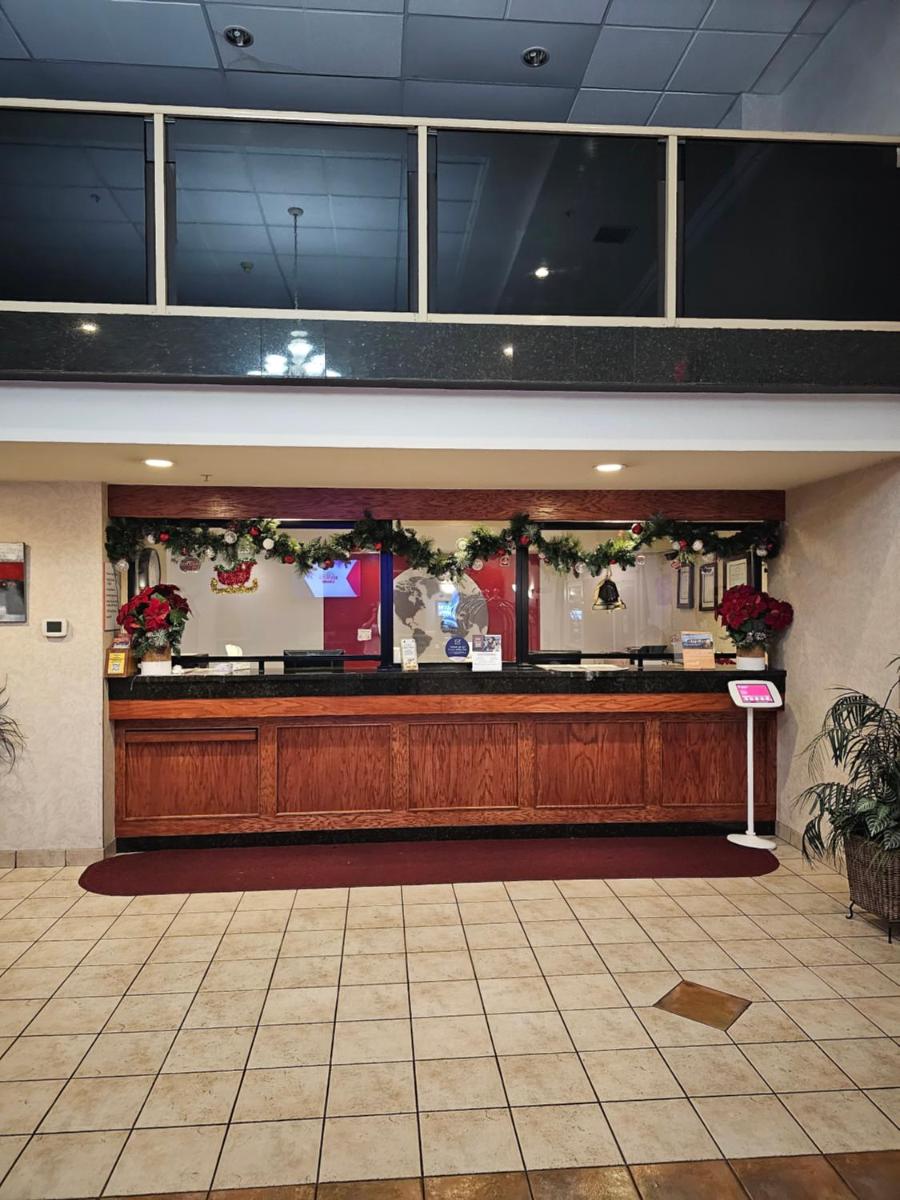 Ramada by Wyndham SeaTac Airport - image 2