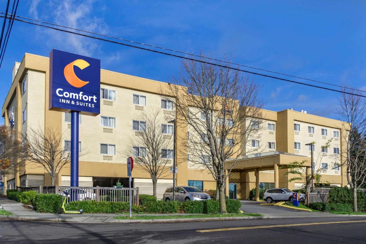 Comfort Inn & Suites Seattle North - main image