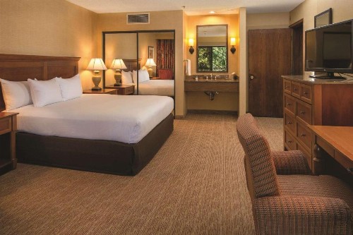 DoubleTree by Hilton Seattle Airport - image 14
