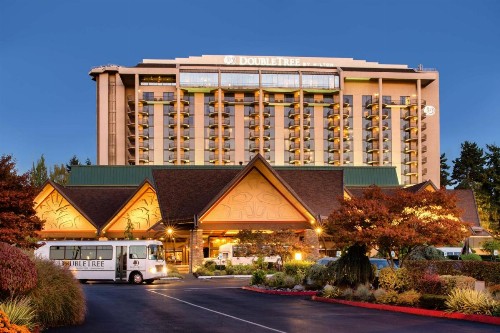 DoubleTree by Hilton Seattle Airport - image 2