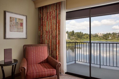 DoubleTree by Hilton Seattle Airport - image 23
