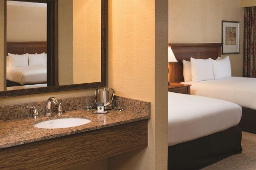 DoubleTree by Hilton Seattle Airport - image 26