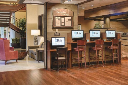DoubleTree by Hilton Seattle Airport - image 44