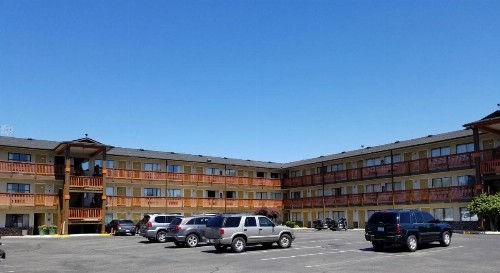Nites Inn Motel - image 1