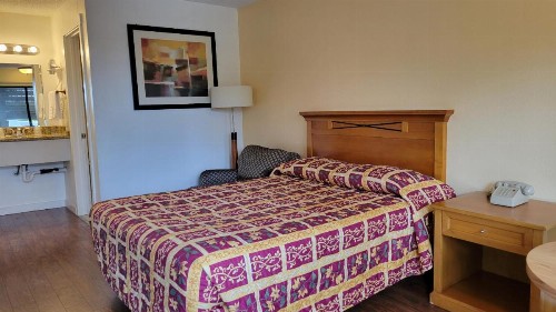 Nites Inn Motel - image 11