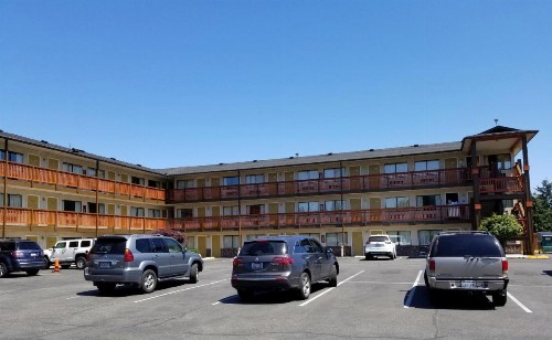 Nites Inn Motel - image 2