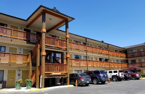Nites Inn Motel - image 3