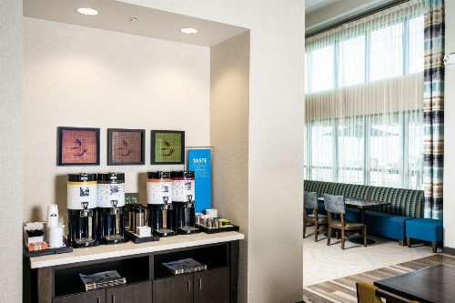 Hampton Inn & Suites by Hilton Seattle/Northgate - image 13