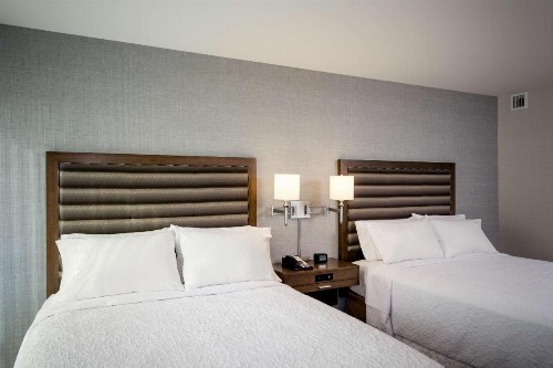 Hampton Inn & Suites by Hilton Seattle/Northgate - image 17