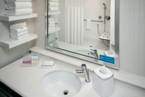 Hampton Inn & Suites by Hilton Seattle/Northgate - image 24