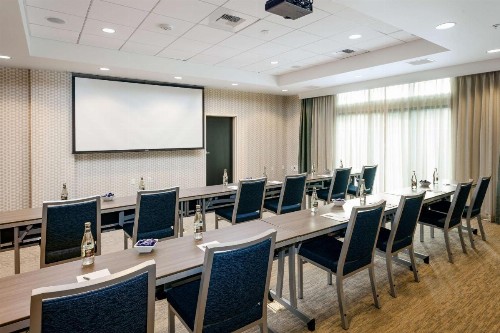Hampton Inn & Suites by Hilton Seattle/Northgate - image 35