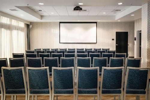 Hampton Inn & Suites by Hilton Seattle/Northgate - image 39