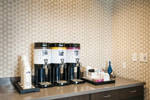 Hampton Inn & Suites by Hilton Seattle/Northgate - image 40