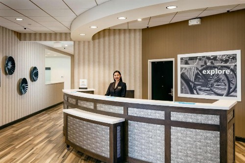 Hampton Inn & Suites by Hilton Seattle/Northgate - image 6