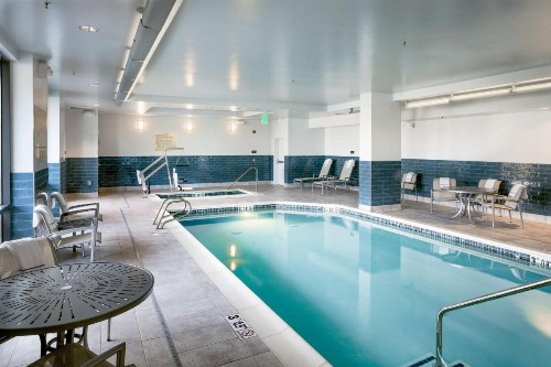 Hampton Inn & Suites by Hilton Seattle/Northgate - image 8