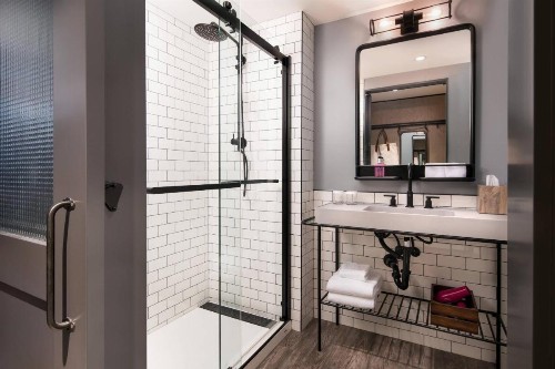 MOXY Seattle Downtown - image 6