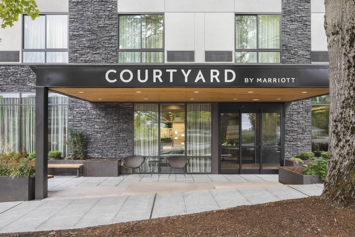 Courtyard Seattle Northgate - image 5