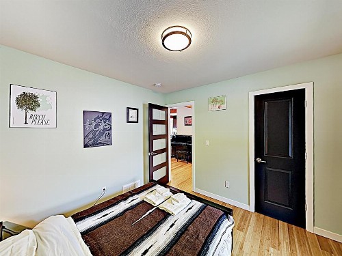 New Listing! Stylish Retreat Near Trendy Ballard home - image 11