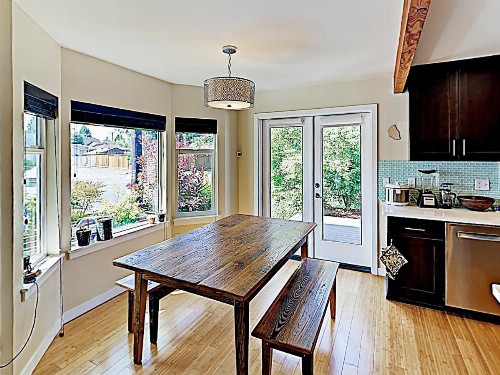 New Listing! Stylish Retreat Near Trendy Ballard home - image 4