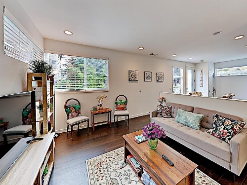Chic Capitol Hill Townhome with Rooftop Deck & AC townhouse - image 3