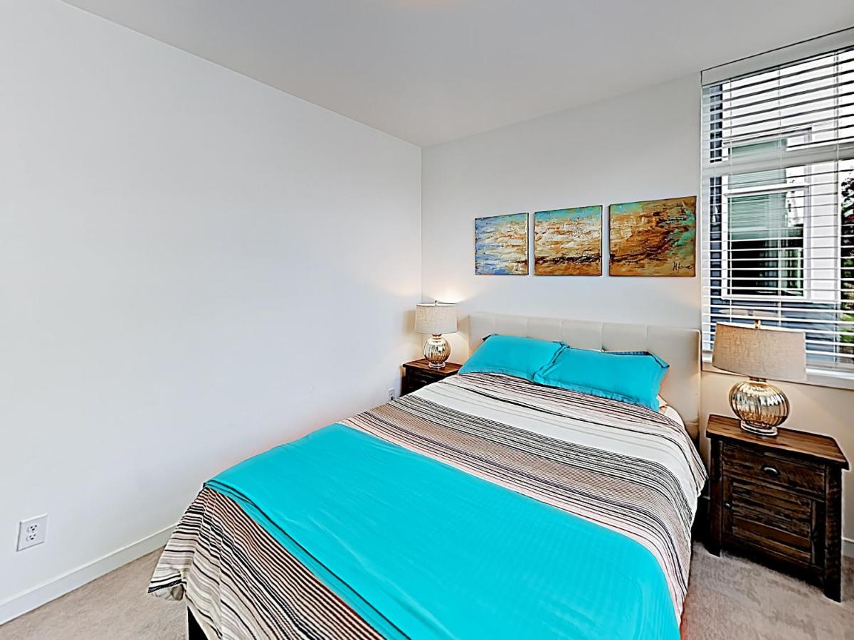 Chic Capitol Hill Townhome with Rooftop Deck & AC townhouse - image 6
