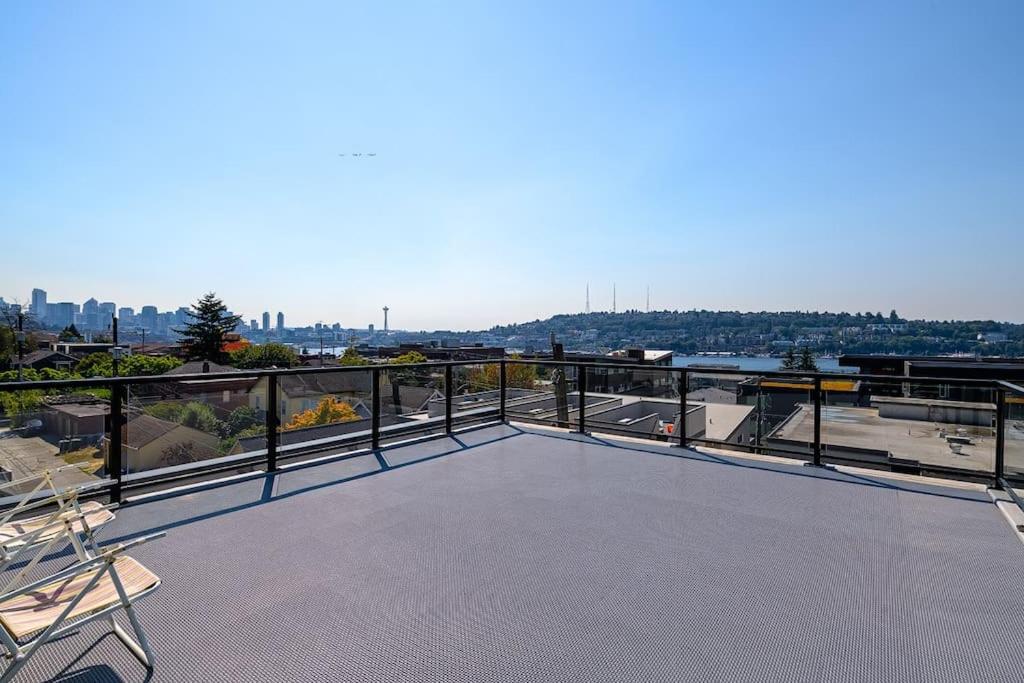 A-Seattle Urban Village- Guemes-Roof top view deck - main image