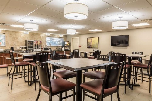 Best Western Plus Sebastian Hotel & Suites - image 17