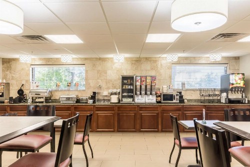 Best Western Plus Sebastian Hotel & Suites - image 18