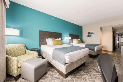 Best Western Plus Sebastian Hotel & Suites - image 2