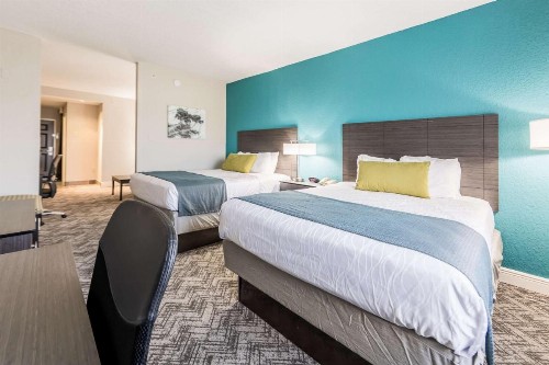 Best Western Plus Sebastian Hotel & Suites - image 24
