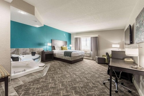 Best Western Plus Sebastian Hotel & Suites - image 3