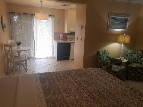 Pennwood Motor Lodge - image 19
