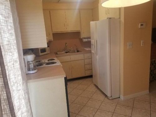 Pennwood Motor Lodge - image 36