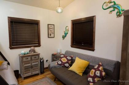 Bohemian Creekside Cottage minutes from Occidental and Sebastopol - image 11