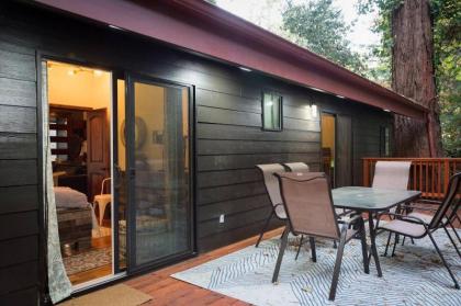 Bohemian Creekside Cottage minutes from Occidental and Sebastopol - image 7