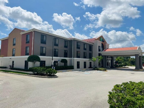 Holiday Inn Express Sebring an IHG Hotel - image 2