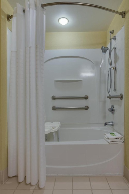Holiday Inn Express Sebring an IHG Hotel - image 50