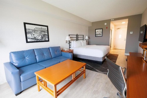 SEVEN Sebring Raceway Hotel - image 35